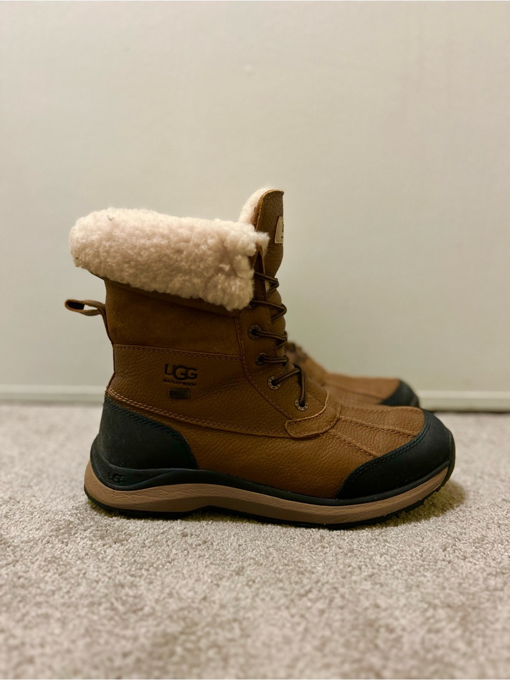 UGG Chestnut Lace-Up Shearling-Trim Snow Boots